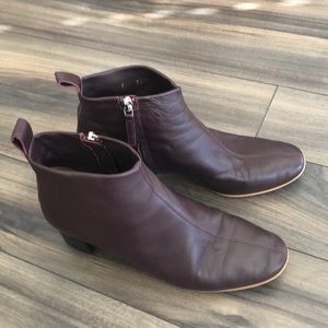 Everlane burgundy bootie